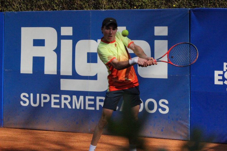 Juan Fumeaux é o campeão do II Campestre Open de Tênis